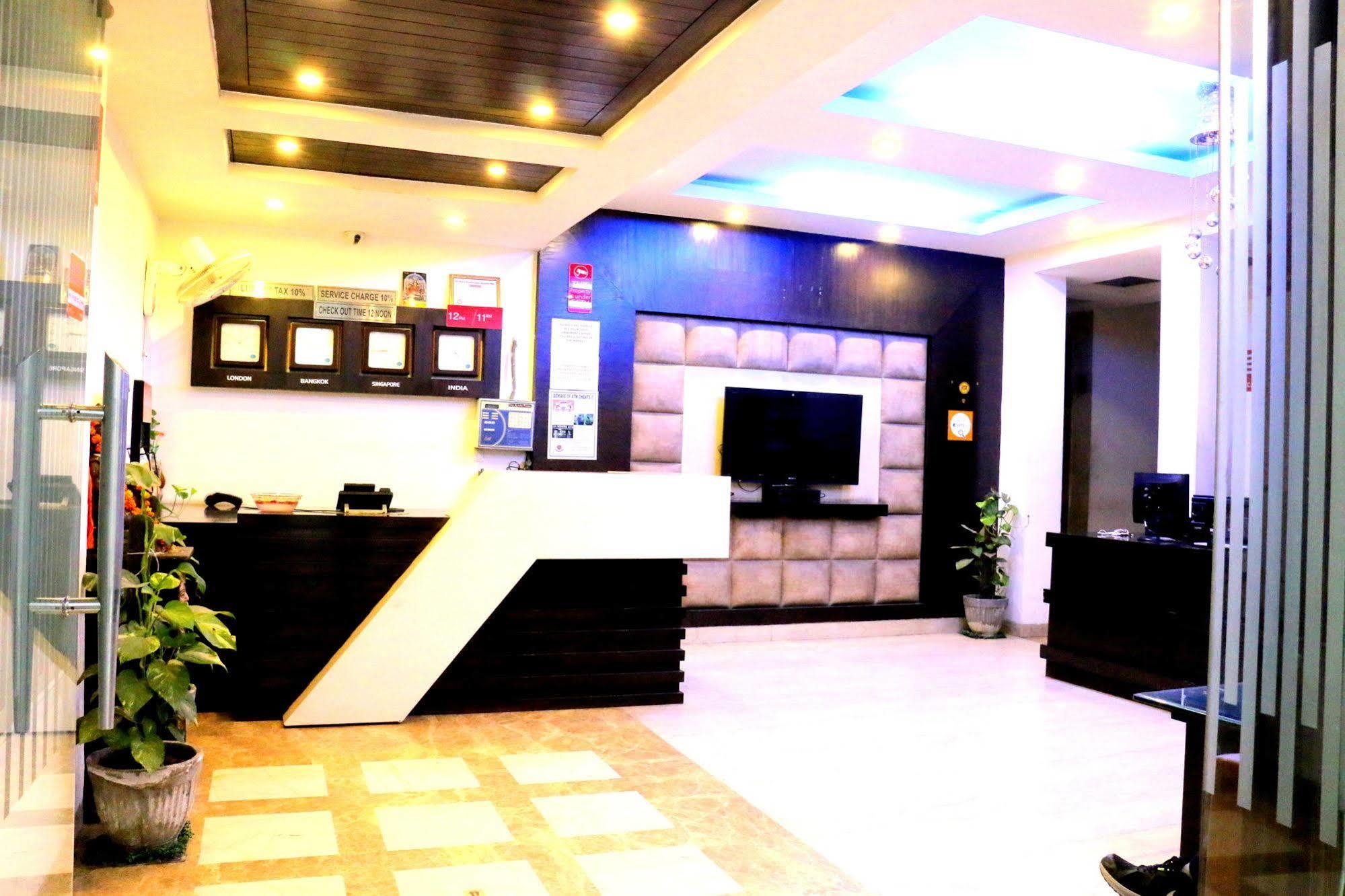 Hotel Benz International Delhi  Exterior foto